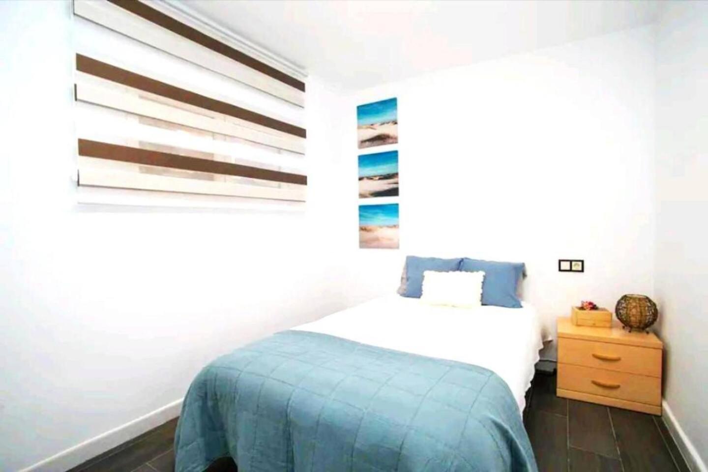 Stylish & Fully Furnished 3 Bedrooms Flat -4 Min Walk To Beautiful Beach 알리칸테 외부 사진