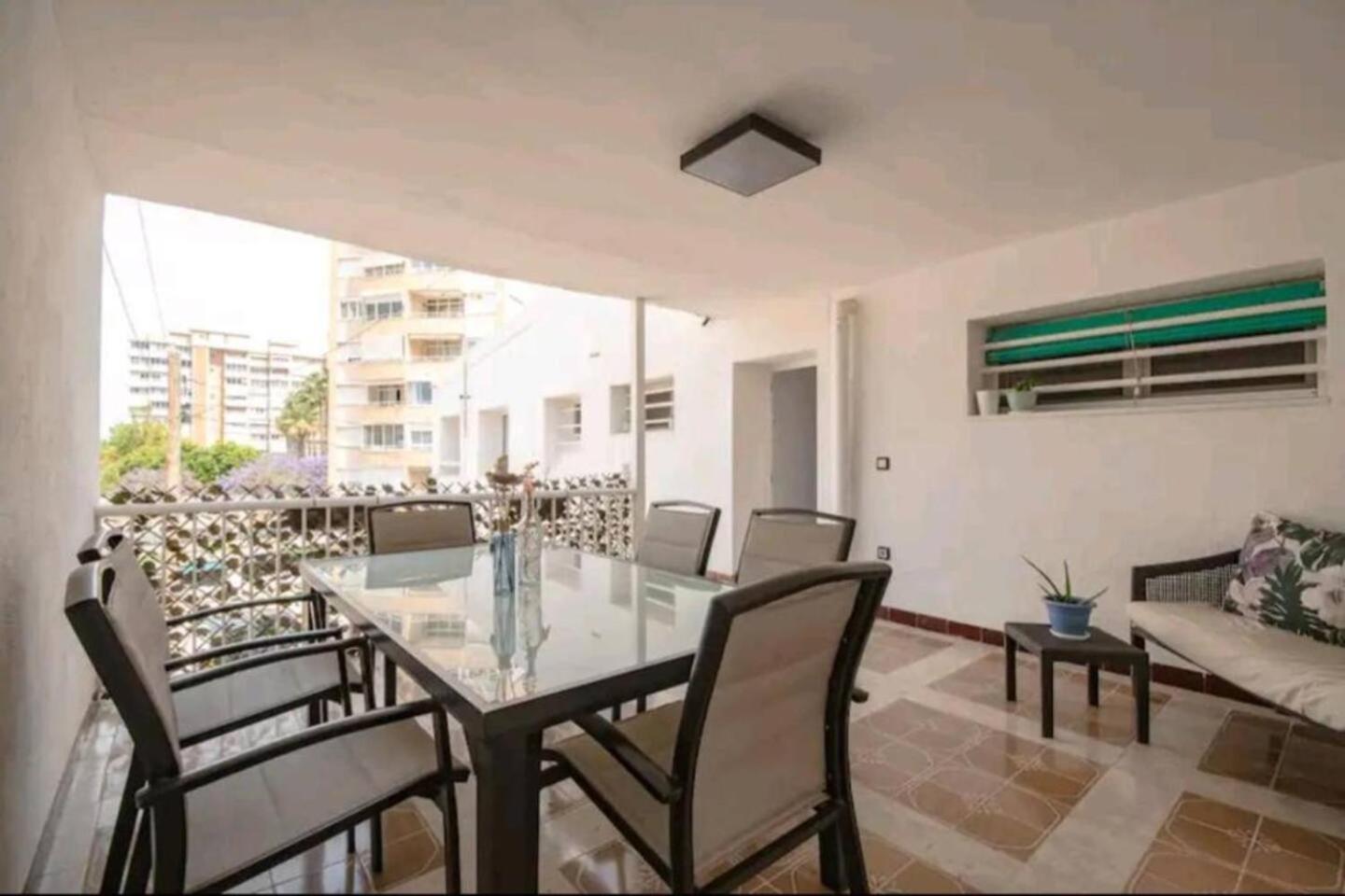 Stylish & Fully Furnished 3 Bedrooms Flat -4 Min Walk To Beautiful Beach 알리칸테 외부 사진